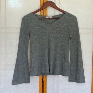 Uniqlo bell sleeve sweater
